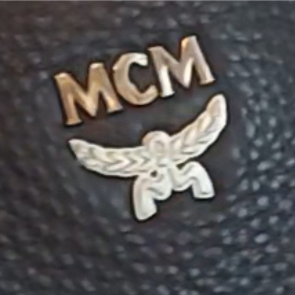 VEUC MCM Black Leather Tote Bag !! Gorgeous Bag - Picture 11 of 13